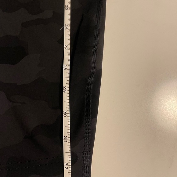 Lululemon Camouflage Leggings Size:6 unsure of style - Picture 9 of 13